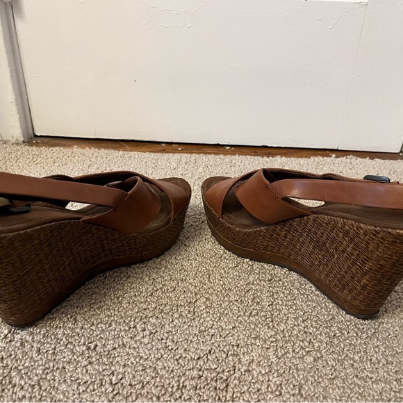 Libby Edelman wedge sandals- brown size 8.5M… barely used - Picture 3 of 4